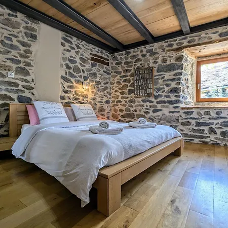 D'exception Avec Spa, Jardin Paysage Et Equipements De Gamme A Blanlhac - Fr-1-582-201 *