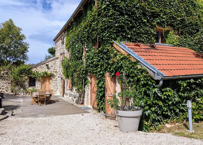 D'exception Avec Spa, Jardin Paysage Et Equipements De Gamme A Blanlhac - Fr-1-582-201 Rosieres (Haute-Loire)