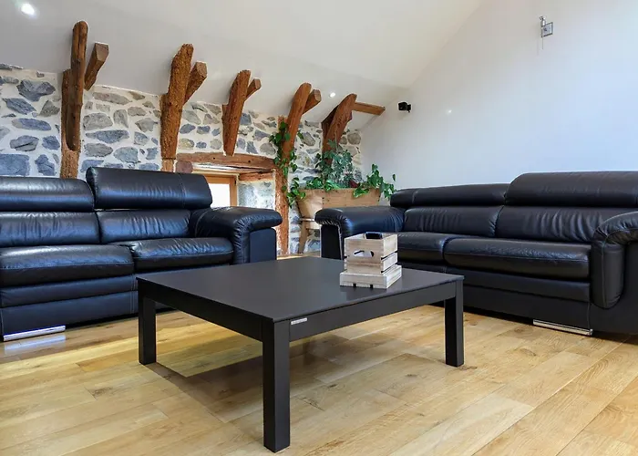 D'exception Avec Spa, Jardin Paysage Et Equipements De Gamme A Blanlhac - Fr-1-582-201 * Rosieres (Haute-Loire)