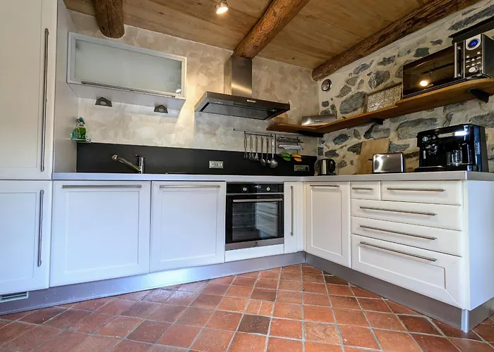 D'exception Avec Spa, Jardin Paysage Et Equipements De Gamme A Blanlhac - Fr-1-582-201 Rosieres (Haute-Loire)