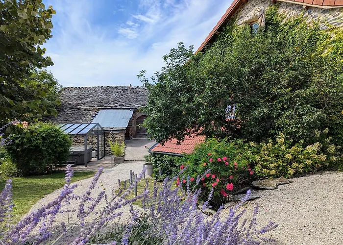 D'exception Avec Spa, Jardin Paysage Et Equipements De Gamme A Blanlhac - Fr-1-582-201 * Rosieres (Haute-Loire)